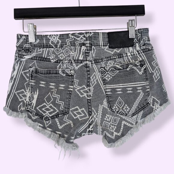 Billabong Aztec Lite Hearted Shorts - Picture 2 of 7